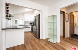 2341 Beach Ave, Los Angeles, CA 90291