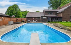 1190 Trails Edge Drive, Hubbard, OH 44425