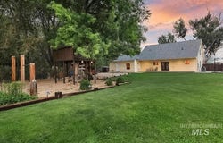 983 N Plaza Rd, Emmett, ID 83617