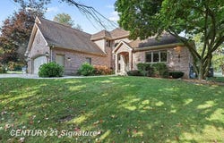 1944 E Lake Circle Drive, Saginaw, MI 48609