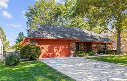 204 NW Cypress Street, Lee's Summit, MO 64064