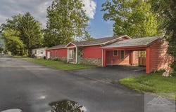 202 Riverside Dr., HINTON, WV 25951