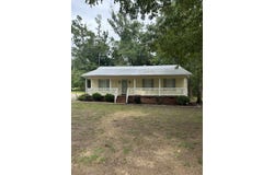40 LOVE Ln, Savannah, TN 38672