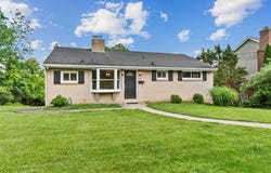 504 Long Dr, Upper St Clair, PA 15241