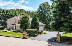 38 Mark Drive, Lincoln, RI 02865