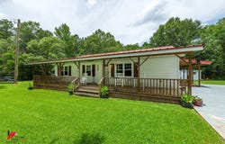 125 Honeysuckle Drive, Converse, LA 71419