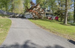 802 Chestnut Avenue, Erwin, TN 37650
