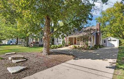 210 W Park Rd, IowaCity, IA 52246