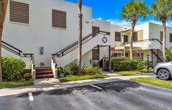 519 LAKESIDE Drive, BRADENTON, FL 34210
