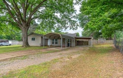 1114 Crescent DR, Paris, AR 72855