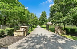 284 WALKER Road, MACUNGIE, PA 18062