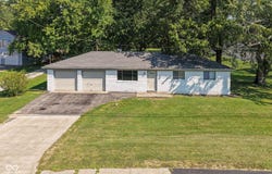 10056 E 126 Street E, Fishers, IN 46038