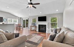 322 Rockcrest View Ct, Louisville, KY 40245
