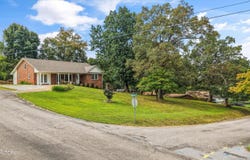 204 Doyle St, Lenoir City, TN 37771