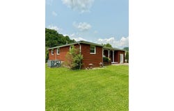 637 KY Rt. 1107, Van Lear, KY 41265