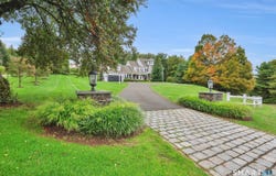 1 Ridgebury Road, Simsbury, CT 06001