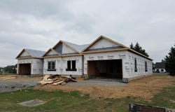 8 MERIWETHER CIR, STUARTS DRAFT, VA 24401