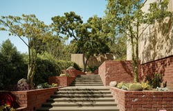 1035 Summit Dr, Beverly Hills, CA 90210