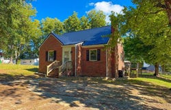 515 E Carolina Avenue, Crewe, VA 23930
