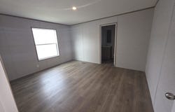 833 E Duke St, Vermillion, SD 57069