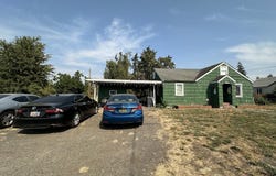 467 17TH St, Springfield, OR 97477
