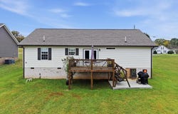 140 Sugar Hill Dr, Sparta, TN 38583