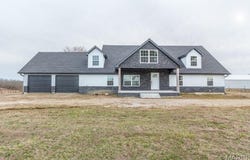 24110 EVANSTON Road, Lebanon, MO 65536