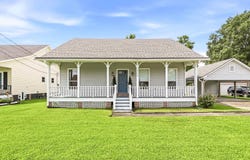 1305 E Tiffani St, Gonzales, LA 70737