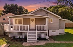 289 Hillcrest Dr, Milford Boro, NJ 08848-1003