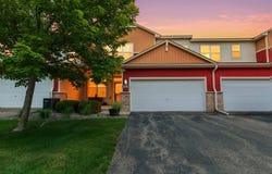 1646 White Pine Way B, Carver, MN 55315