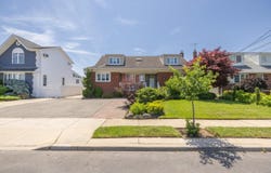 933 Third Avenue, Franklin Square, NY 11010