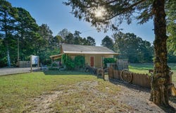446 Polk Rd 32, Cove, AR 71937-0000
