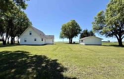 101 E Laporte Road, Merrill, MI 48637