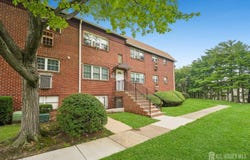 345 College Drive, Edison, NJ 08817