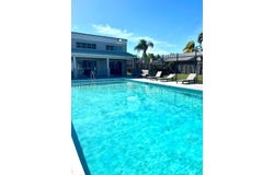 885 NE 213th Ter, Miami, FL 33179