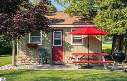 11481 Main Street, Honor, MI 49640