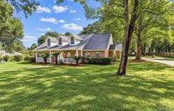 5232 Emerald Dr, Pace, FL 32571