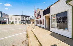 38 Public Square, Andover, OH 44003