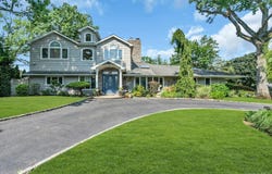 18 Regent Place, Roslyn, NY 11576