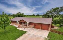 18071 65th Rd, Winfield, KS 67156