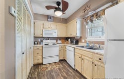 40 Lighthouse Road, Lake Ozark, MO 65049