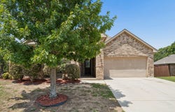 425 Corriente Trail, Azle, TX 76020
