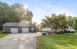 858 Kellogg Road, Ionia, MI 48846