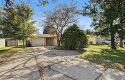 2413 Buttonwood Drive, Manhattan, KS 66502