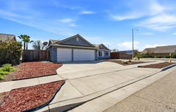 865 Avalon Drive, Lemoore, CA 93245