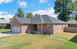 1490 Norbert Circle, Conway, AR 72034