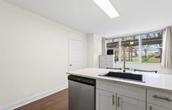 6040 BLVD E, West New York, NJ 07093