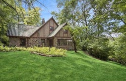 1818 N Dubuque St, IowaCity, IA 52245