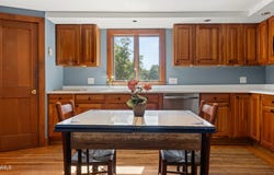 5 Seekonk Rd, Great Barrington, MA 01230
