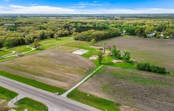 10242 N 500 E, DeMotte, IN 46310